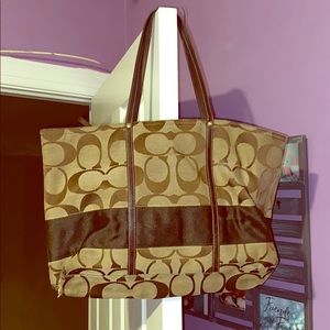 Coach tote bag worn but good to use